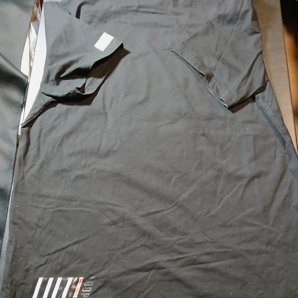 New Fifth Loop Black Shirt with A Wool Embroidered Bear Short Sleeve T-Shirt L - Picture 4 of 5